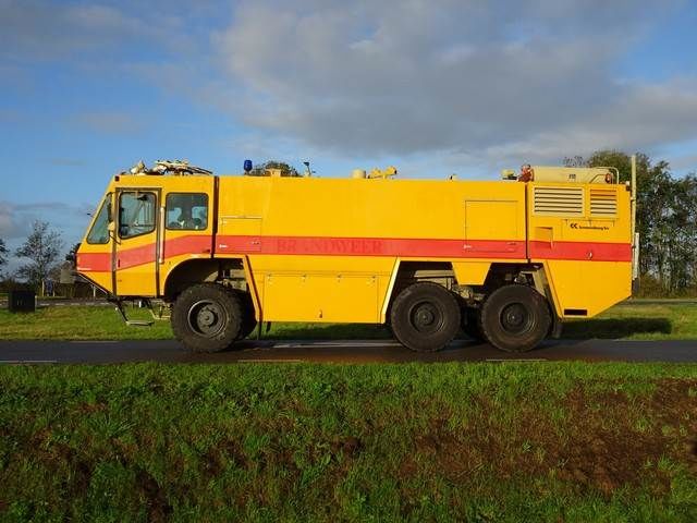 autospeciala de pompieri pentru aeroport kronenburg mac